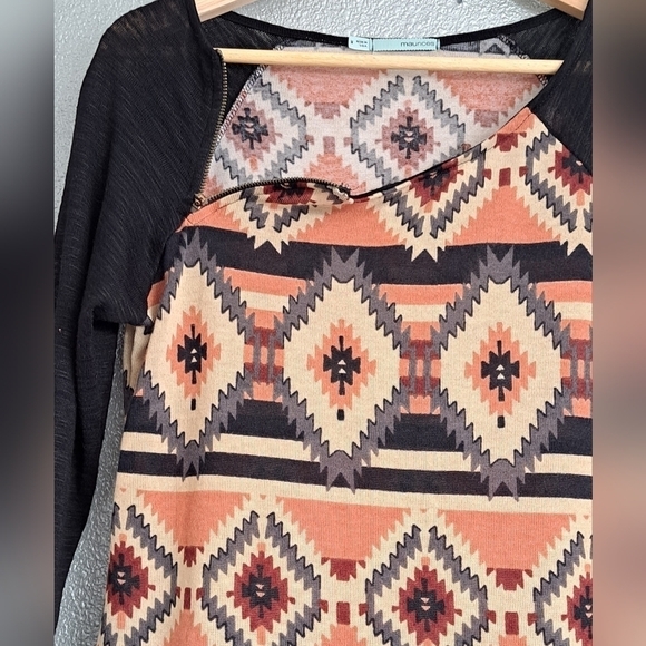 Maurices Southwestern Printed Top  Size M - Picture 3 of 5